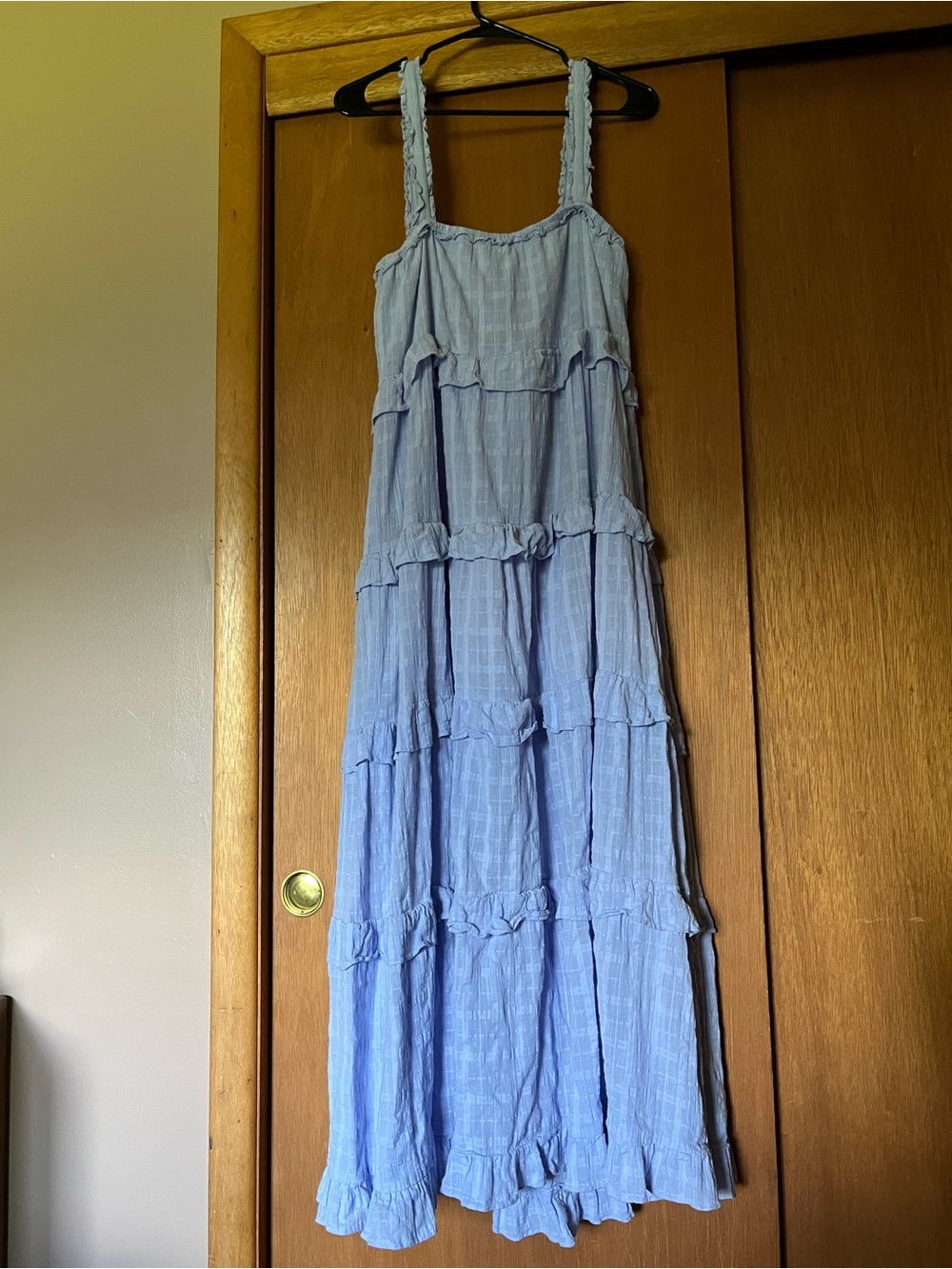 Tuckernuck Bindu Blue
Textured Tiered Maxi Dress
Large